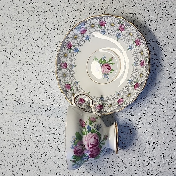 Rosina Bone China Vintage Teacup and Saucer - Picture 7 of 7